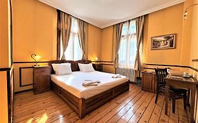 L'Opera Guest House